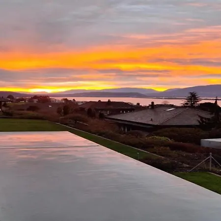 In Near The Lakebeach *