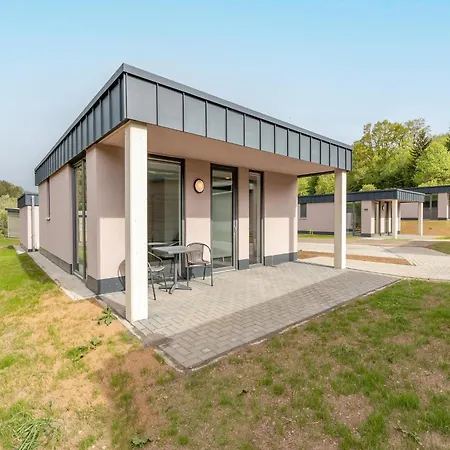 In Near The Lakebeach