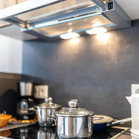 In Near The Lakebeach *