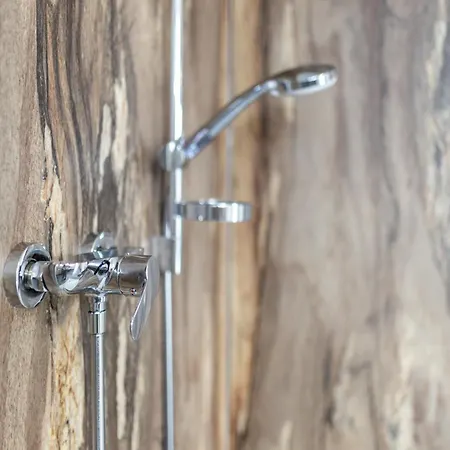 In Near The Lakebeach *