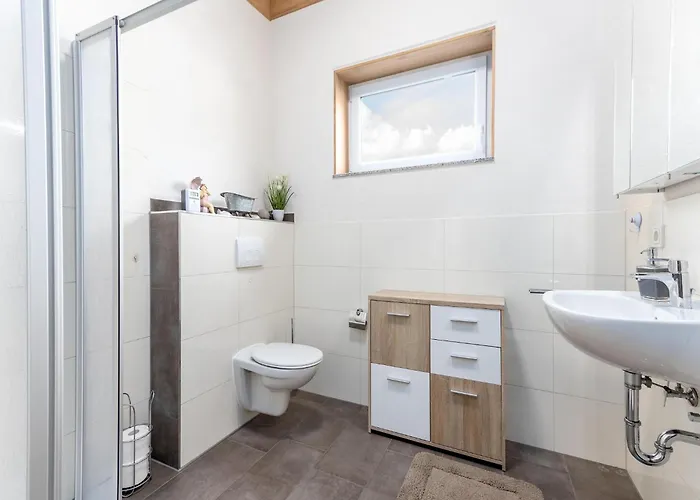 In Near The Lakebeach * Hallschlag