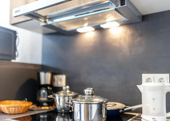 In Near The Lakebeach *