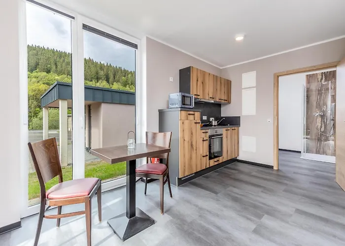 In Near The Lakebeach * Hallschlag